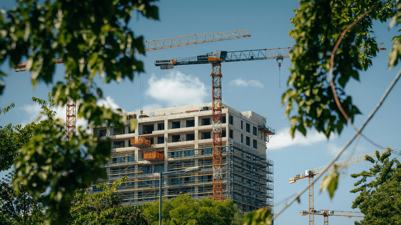 Single-point responsibility from design to handover.